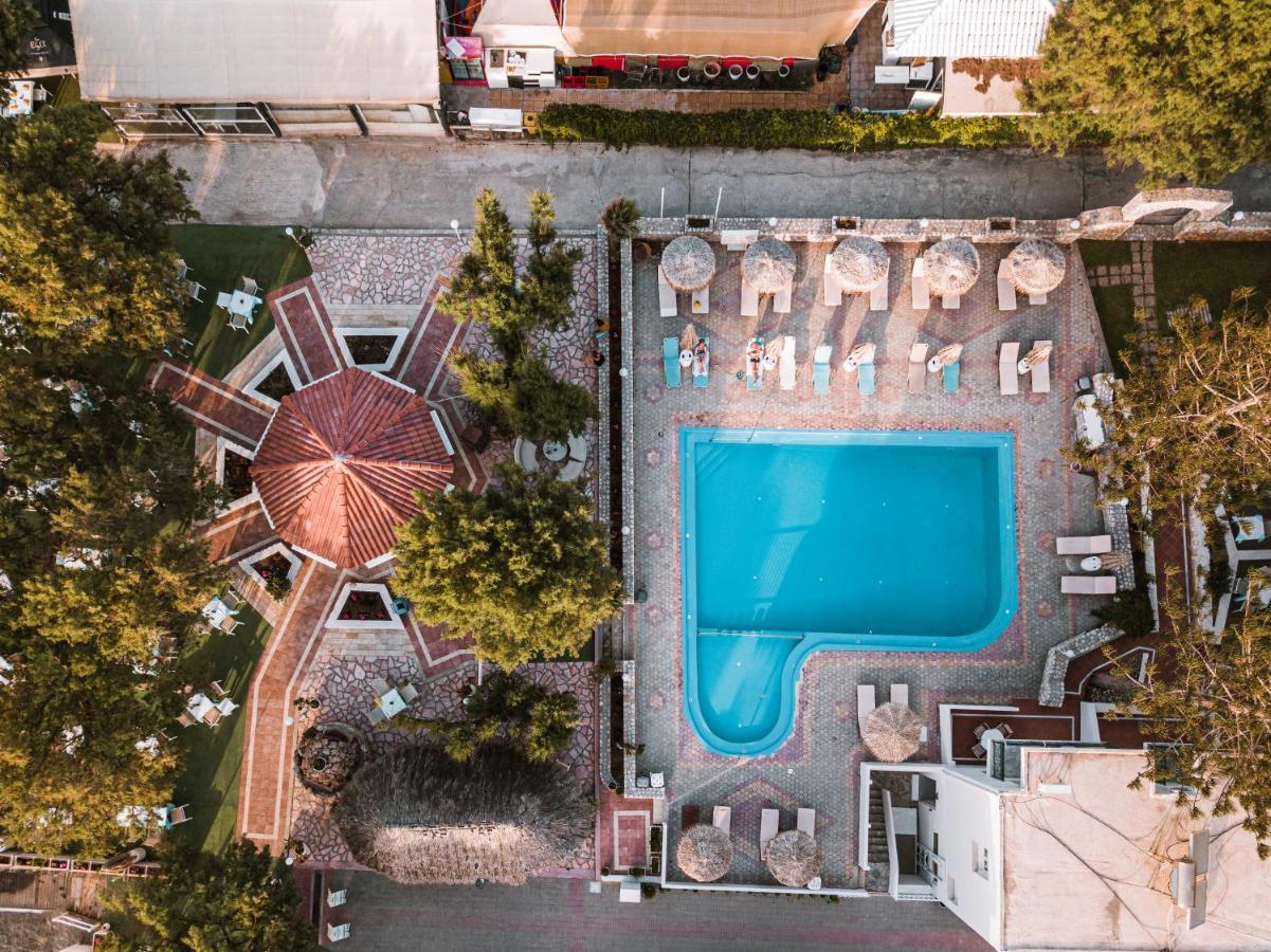 Troulakis Beach Hotel Agia Marina  Ngoại thất bức ảnh