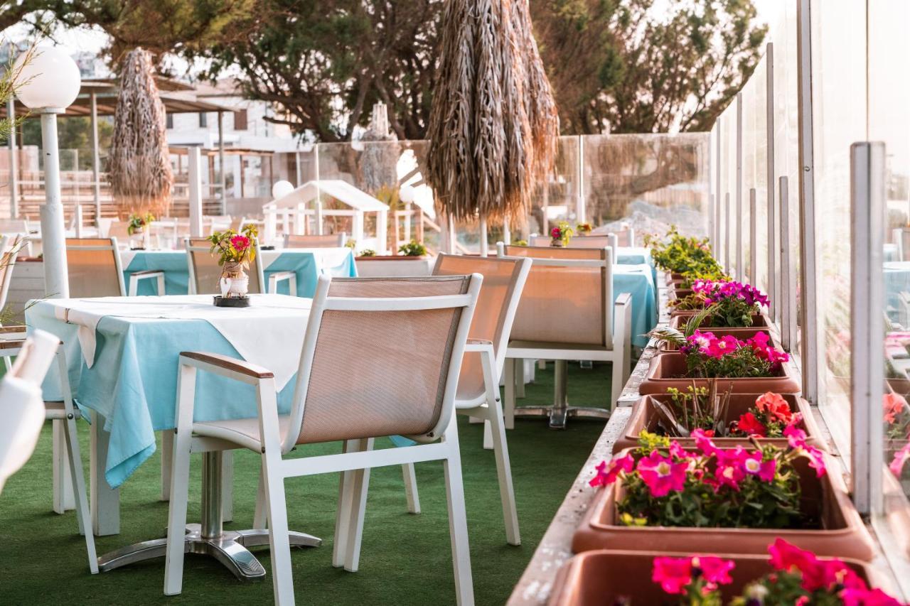Troulakis Beach Hotel Agia Marina  Ngoại thất bức ảnh