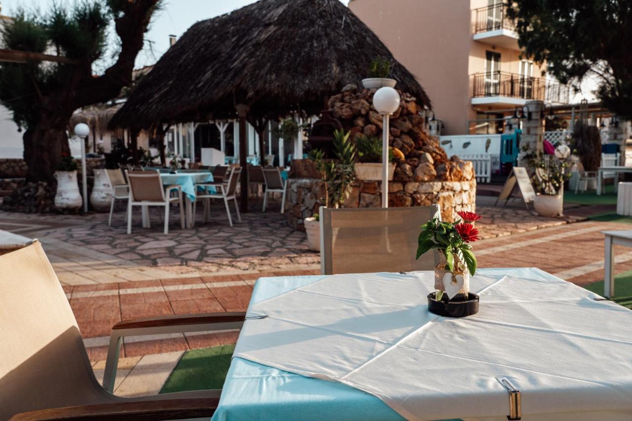 Troulakis Beach Hotel Agia Marina  Ngoại thất bức ảnh
