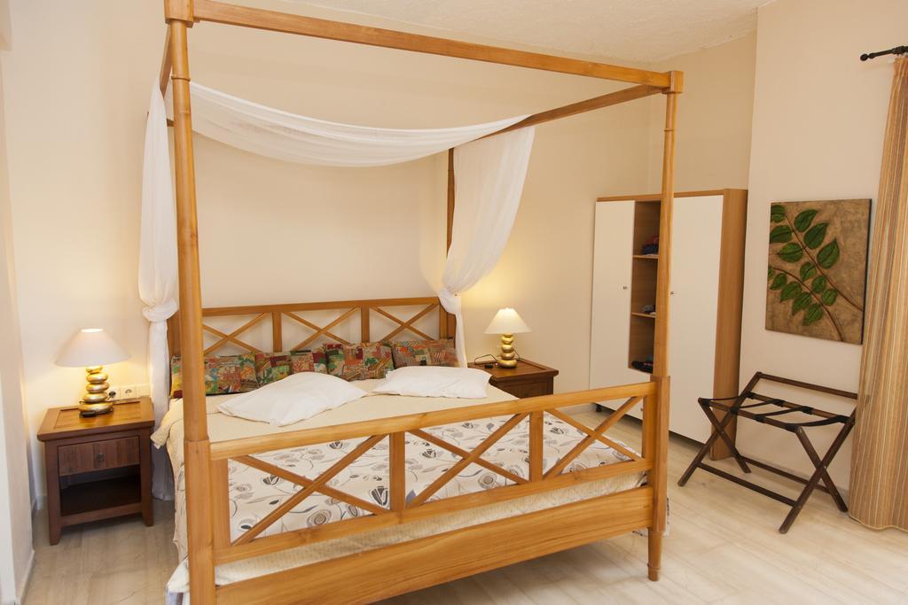 Troulakis Beach Hotel Agia Marina  Ngoại thất bức ảnh